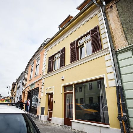 Yellowboot Aparthotel Sibiu Buitenkant foto