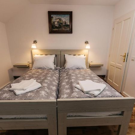 Yellowboot Aparthotel Sibiu Buitenkant foto