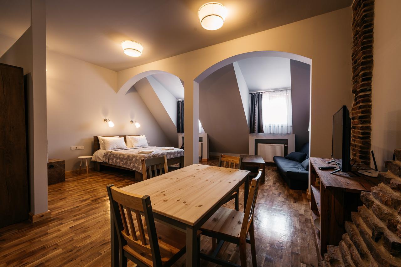 Yellowboot Aparthotel Sibiu Buitenkant foto
