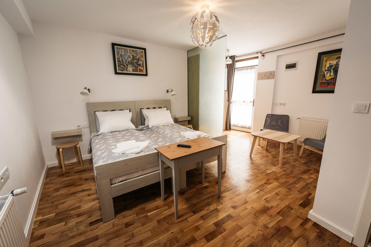 Yellowboot Aparthotel Sibiu Buitenkant foto