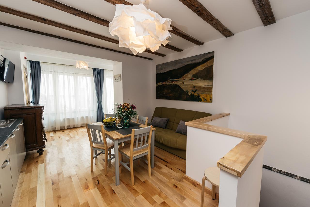 Yellowboot Aparthotel Sibiu Buitenkant foto