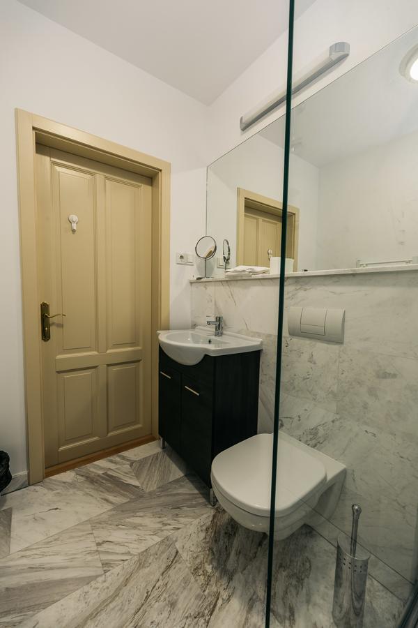 Yellowboot Aparthotel Sibiu Buitenkant foto