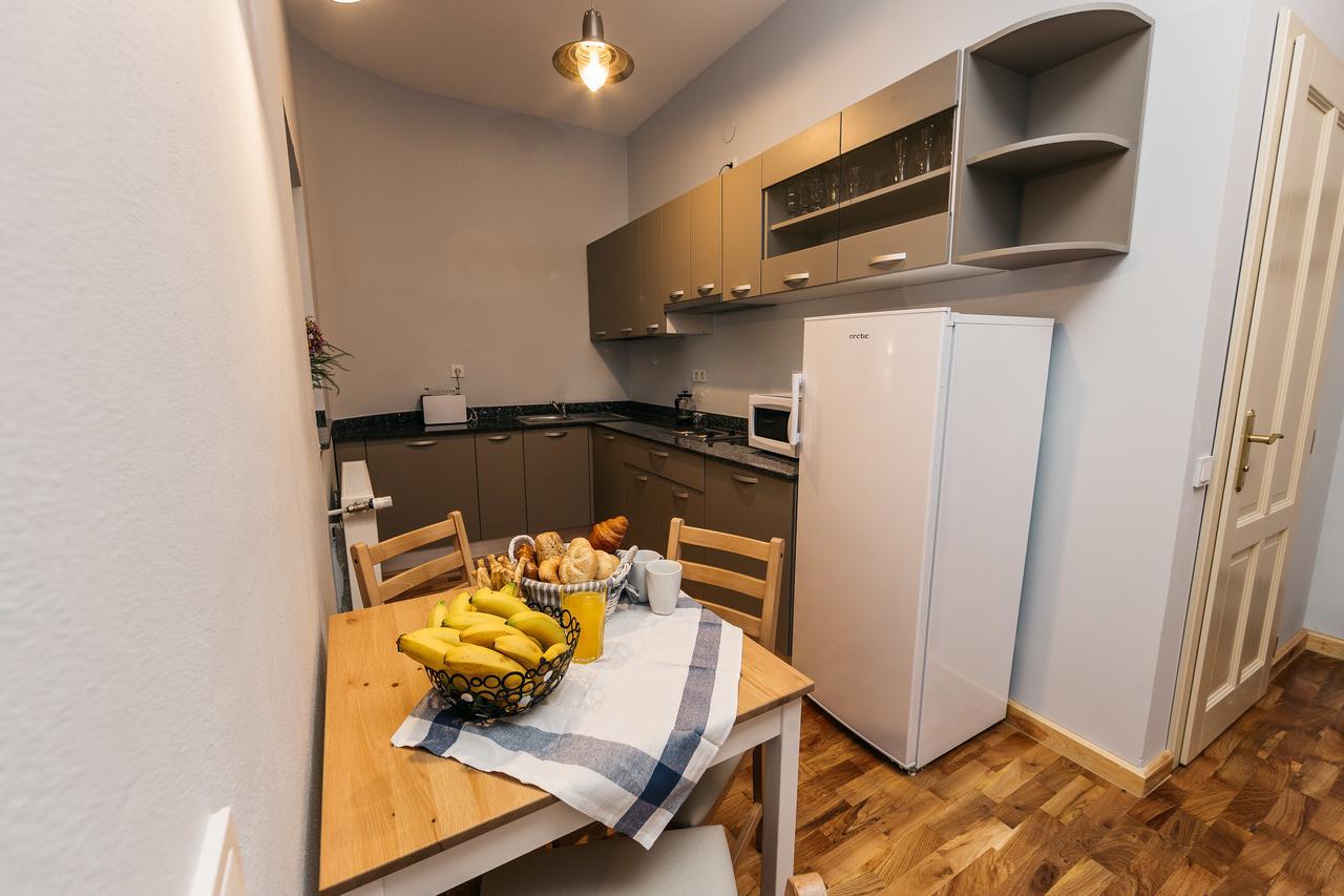 Yellowboot Aparthotel Sibiu Buitenkant foto