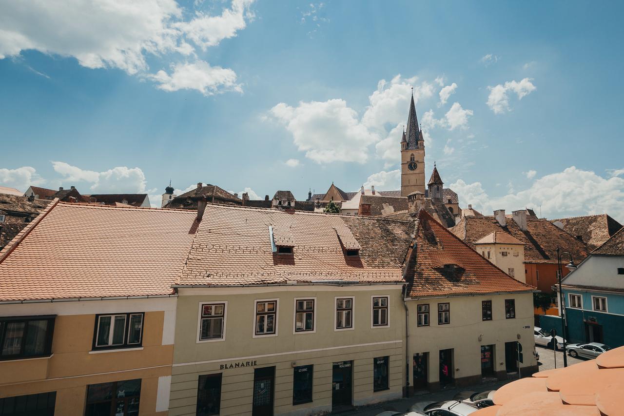 Yellowboot Aparthotel Sibiu Buitenkant foto