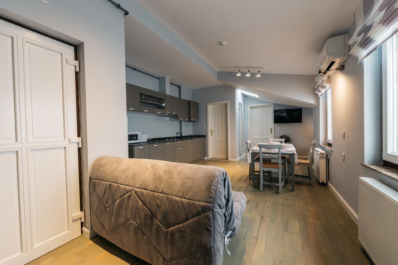 Yellowboot Aparthotel Sibiu Buitenkant foto