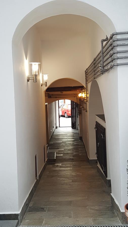 Yellowboot Aparthotel Sibiu Buitenkant foto
