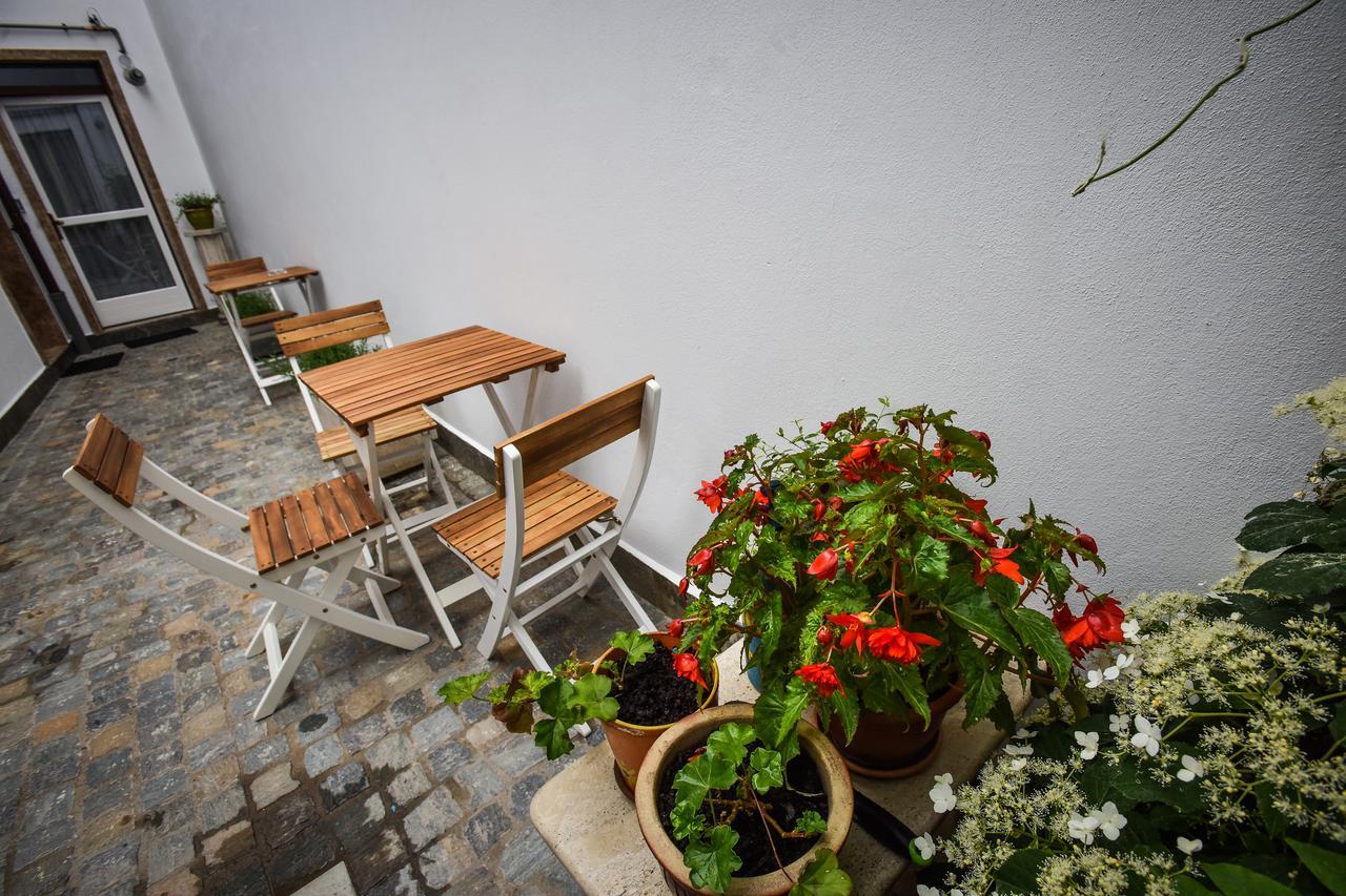 Yellowboot Aparthotel Sibiu Buitenkant foto